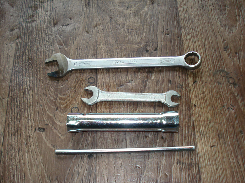 Tools for a lawnmower maintenance